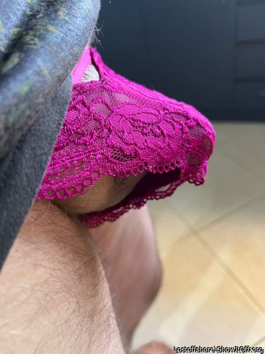 Adult image from Lostoffshore