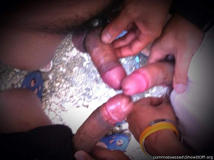 Adult image from cummobsessed