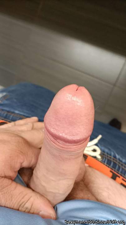   Nice cock! please add me for your friend, thank you.