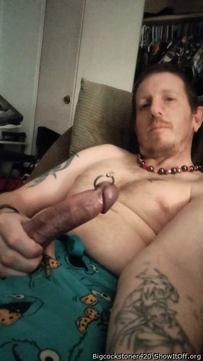 Wow, just gonna say you�re such a hot man ladies check him o