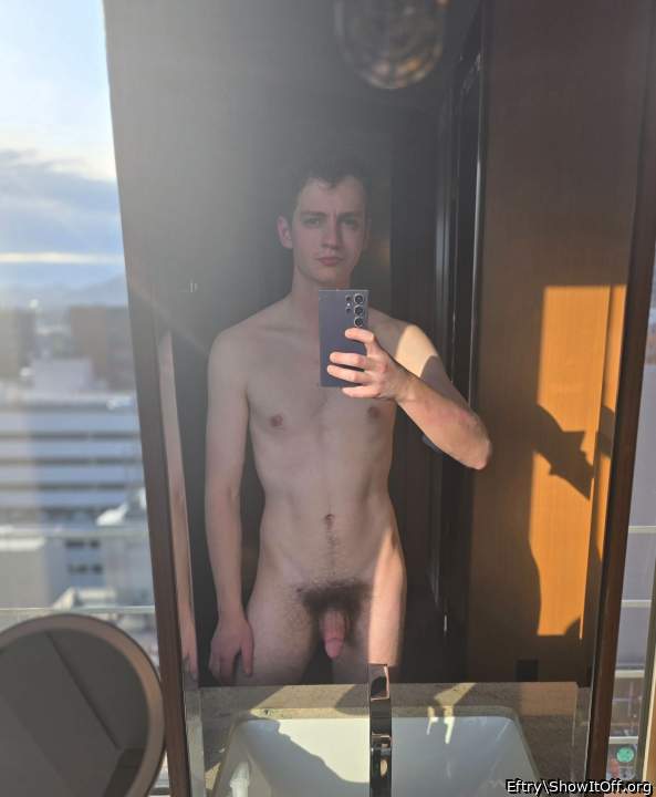 Gotta Love a real great Mirror shot, you look fantastic