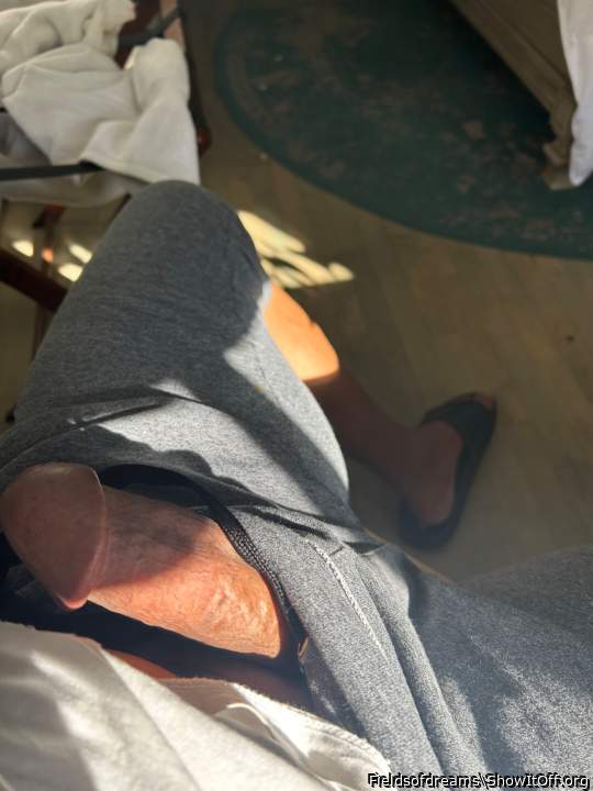 Please let your delicious cock out to play&#128520;