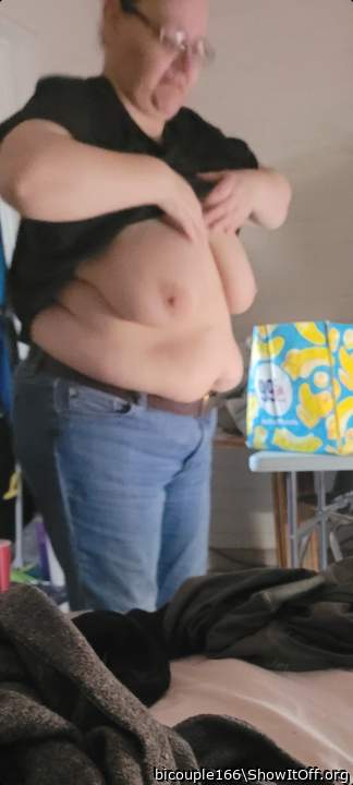 love to cum play with them    