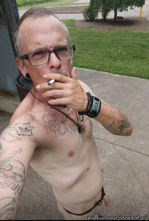 Adult image from Bisexualnudist