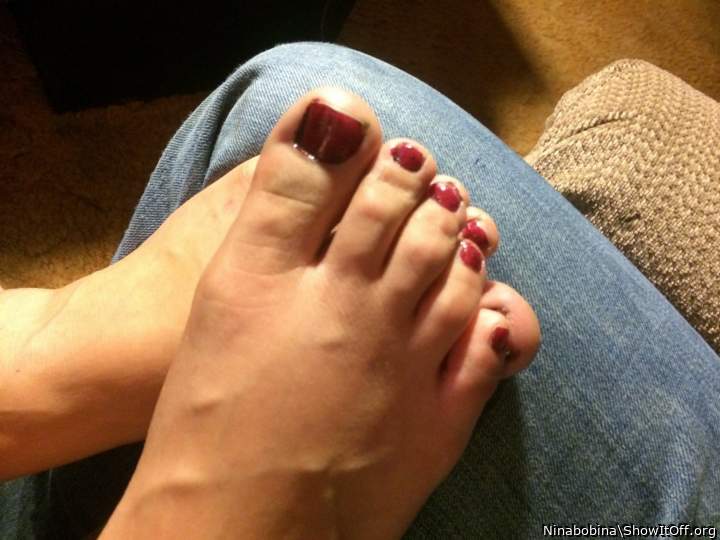 Beautiful and soft! Love to suck each toe!