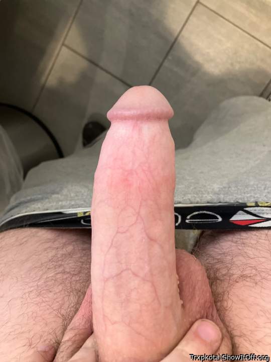 The fucktoy loves a fat cock 😘