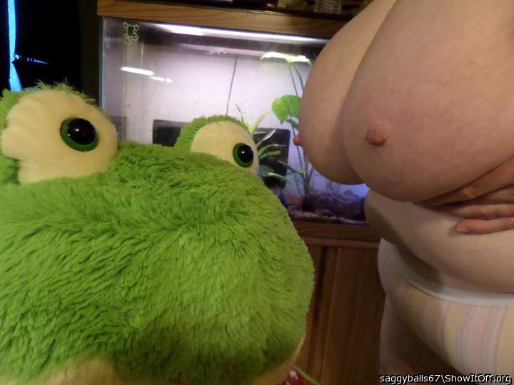 Sexy round tits - [2-21-14-2420]