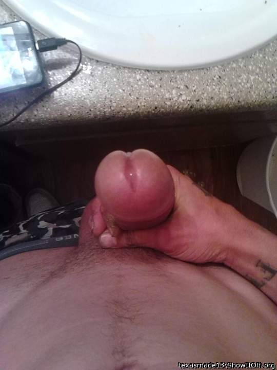 Such a pretty smile!! 
I'd love to give this beautiful peck