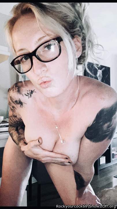 Very beautiful woman and very sexy body 😍 😘