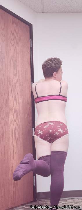 Adult image from Sub4Daddy