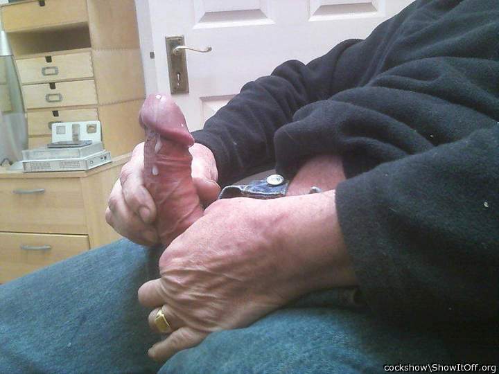 Adult image from cockshow
