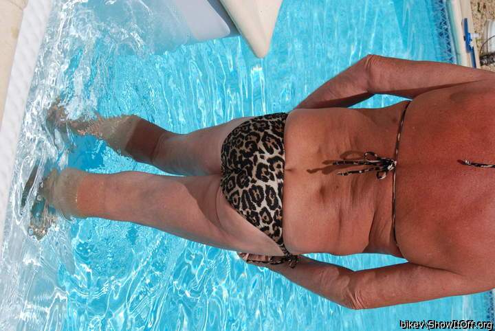 Lets swim then fuck.