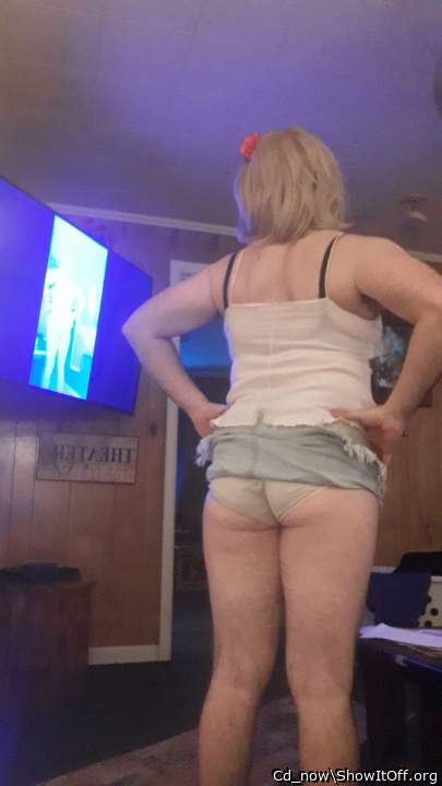 I'd love to see a slideshow of my sissy pics with you jerkin