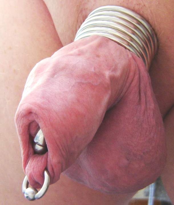 4mm foreskin tip, 8mm PA visible