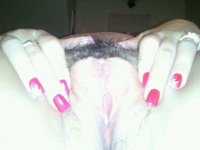 Fuck I luv ur rings rite near ur pussy , sexy sexy 😍