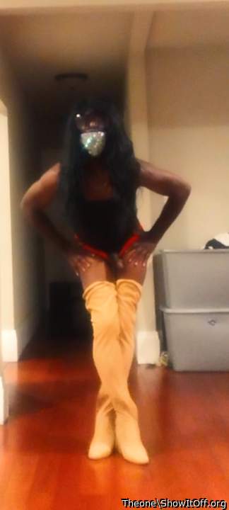 U see me  who knew in my thigh high boots