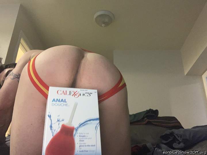LOU LOVES A COCK UP MY ASS PUT YOUR SPERM IN ME