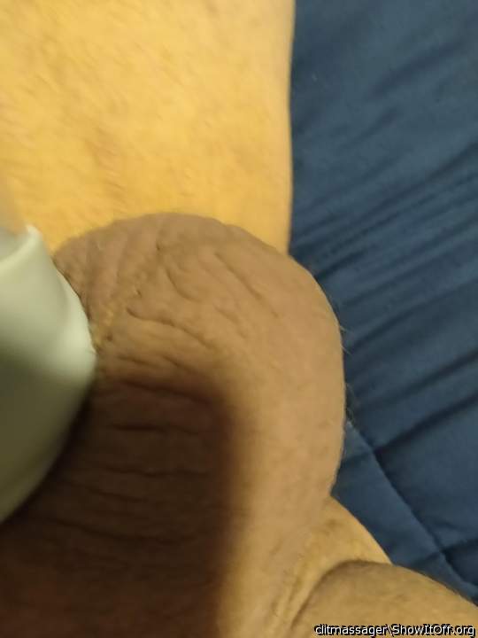Adult image from clitmassager