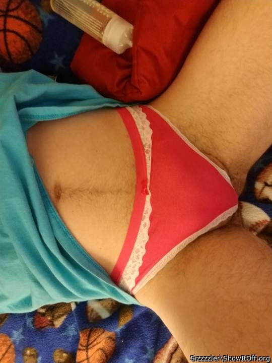 I'm ready to rip those panties off and eat that sweet dick!