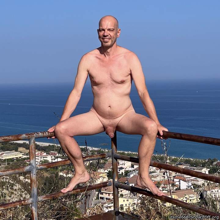 Very nice lickable cock 