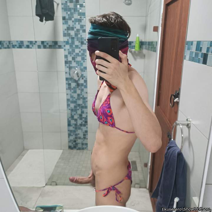 3 year old pic by now but a great one ;) wanna wear this bikini again