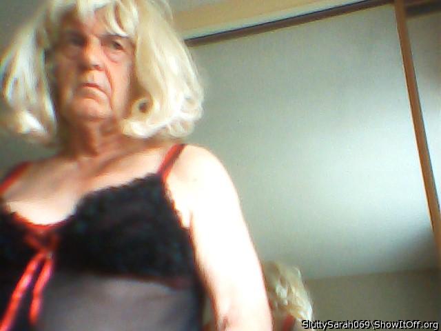 Adult image from SluttySarah069