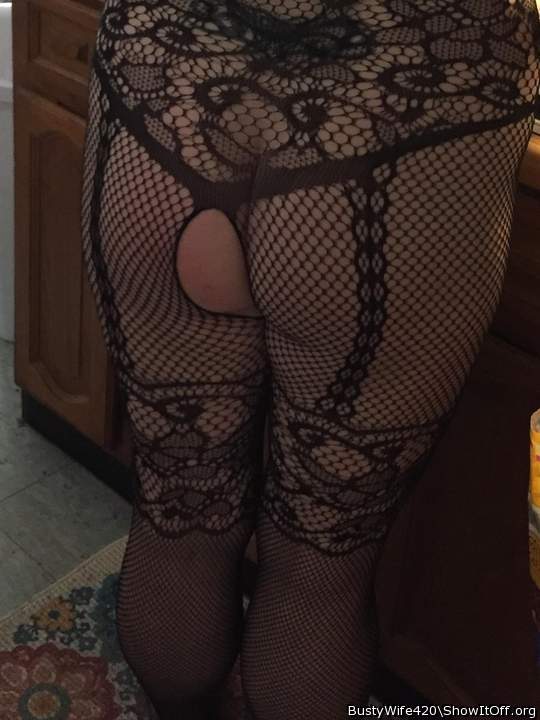 Adult image from BustyWife420