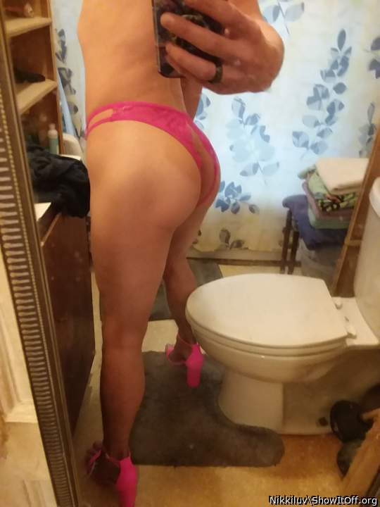 Adult image from Nikkiluv