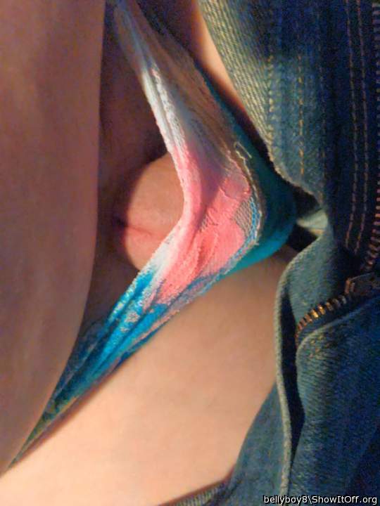 Mmmm...thank you nakeddude...I LOVE to wear pretty panties d