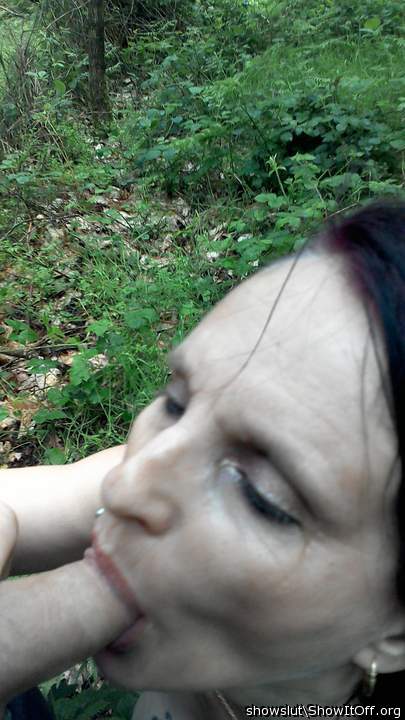 Slut doing a good bj