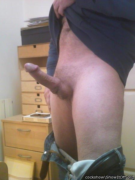 Adult image from cockshow