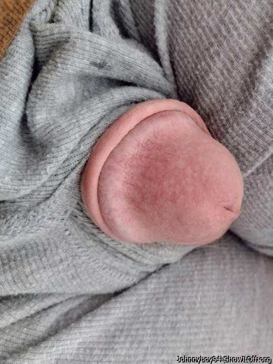   Nice cock! please add me for your friend, thank you.
