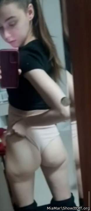 Serbian brunette teen Mia Mar fat ass