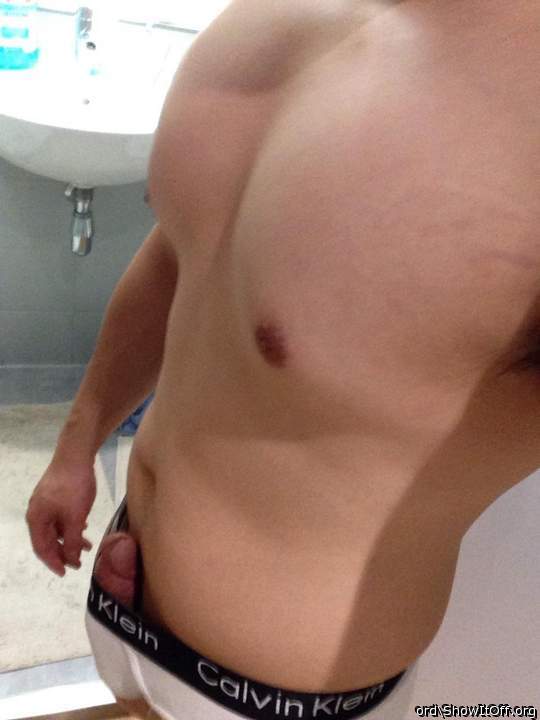 This is why i hate wearing brief.