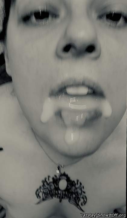 Mmmm would love to give you a kiss 💋
