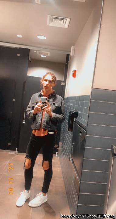 Adult image from hornyboy69