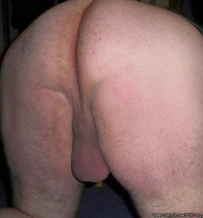yes wonderful i like to spread the cheek and lick the anus a