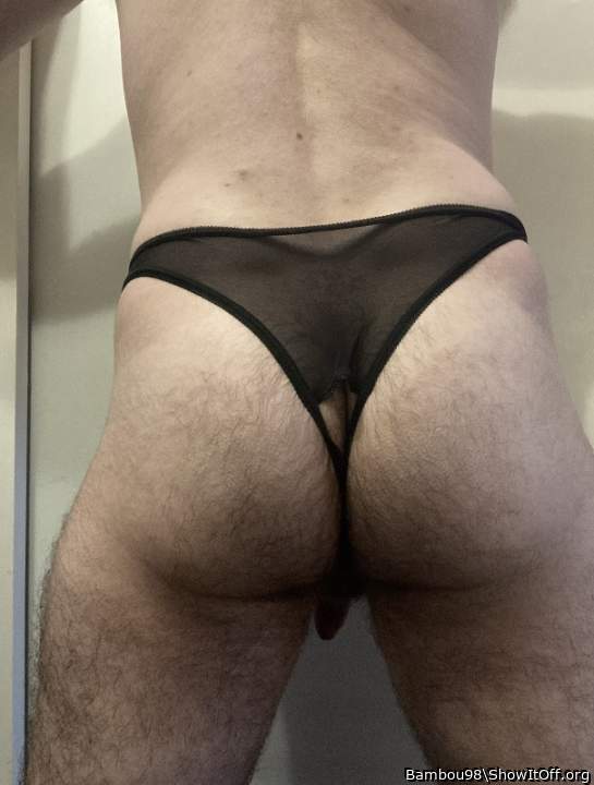 Woof!! Love that hot ass in panties�