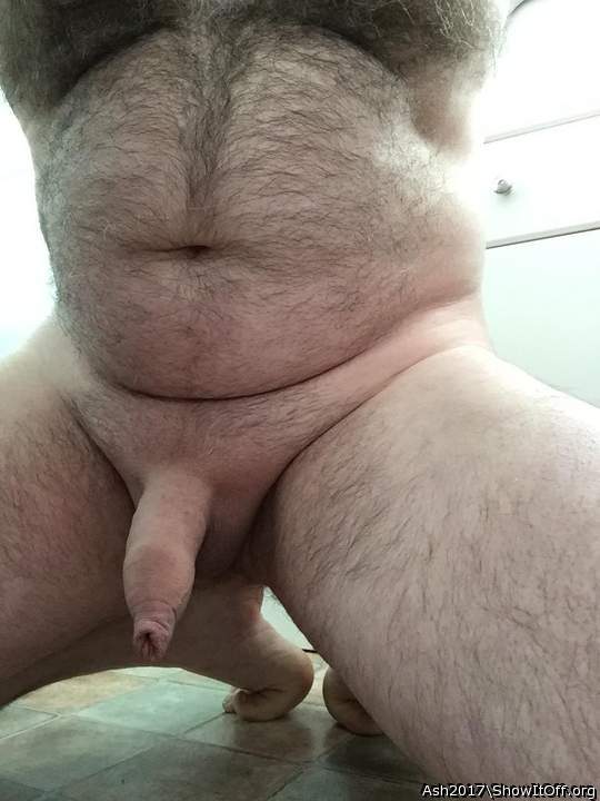 Hot foreskin man! I�d love to get my tongue in there!