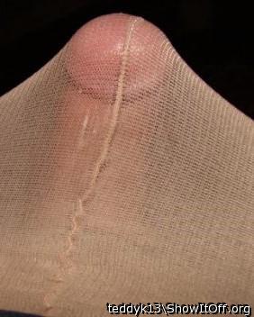 Hmmm please let me suck this pantyhosebeauty !     