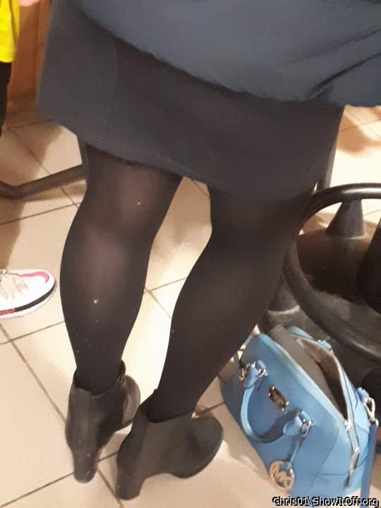 Also you got a cute 🥰 ass looking good in That skirt