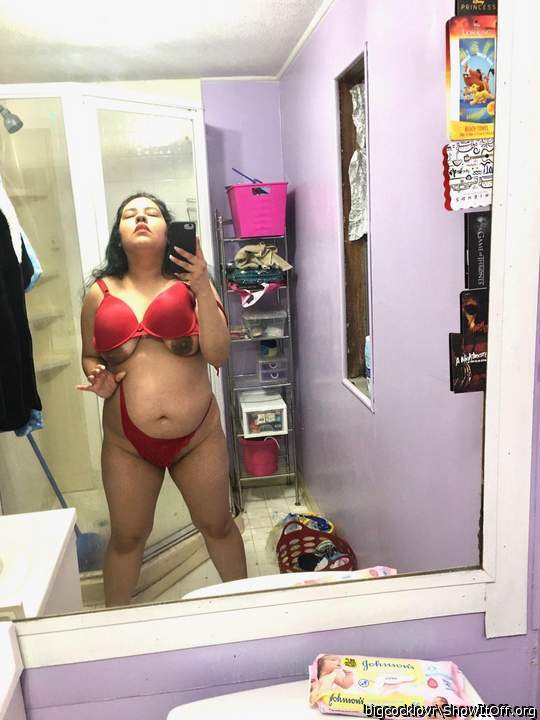 I love a lady in red