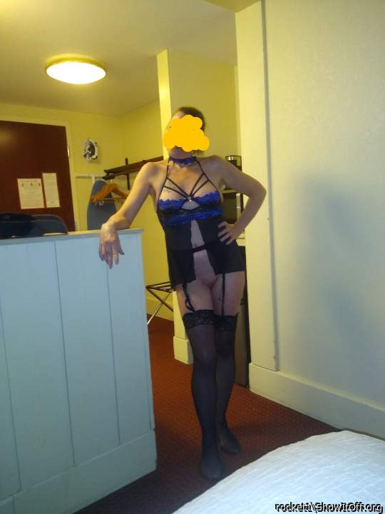 Peke wants a date night! You can be my eye candy!