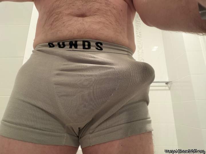 Fuck buddy look at your big dick     