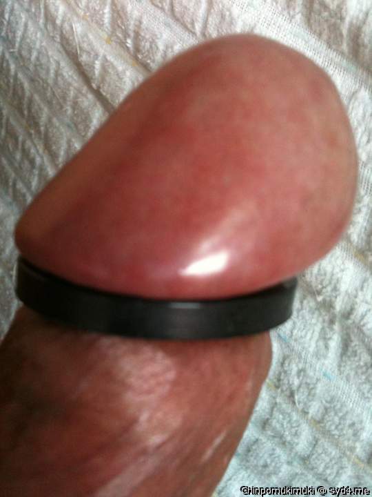 Adult image from ChinpoMukimuki