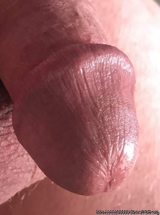 Hard to take photos of oneself, isn't it?
Nice glans penis