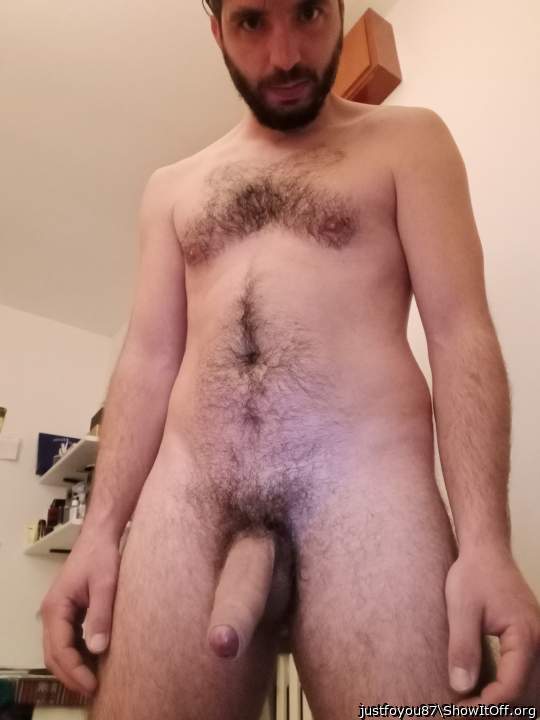 You are one fine sexy lookin man. Please get on top of me. 