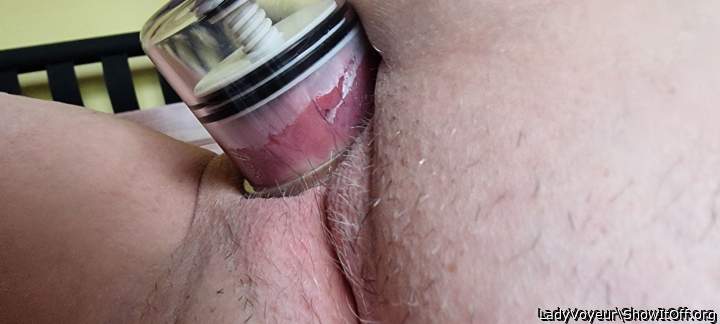 Adult image from LadyVoyeur