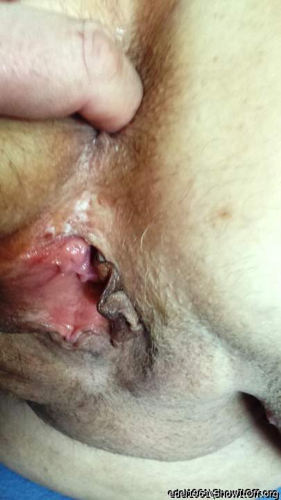 I love where that fingers going..mmmmmmmm save me some