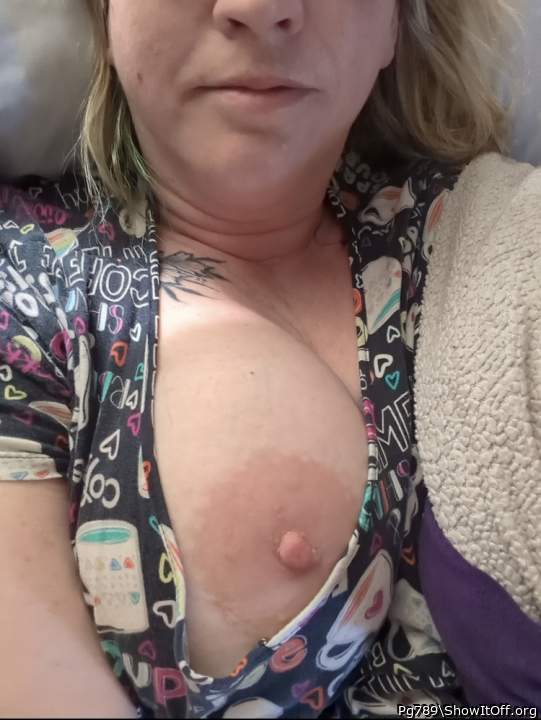 Damn it�s so f* king sexy� I wanna lick your hard nips and m